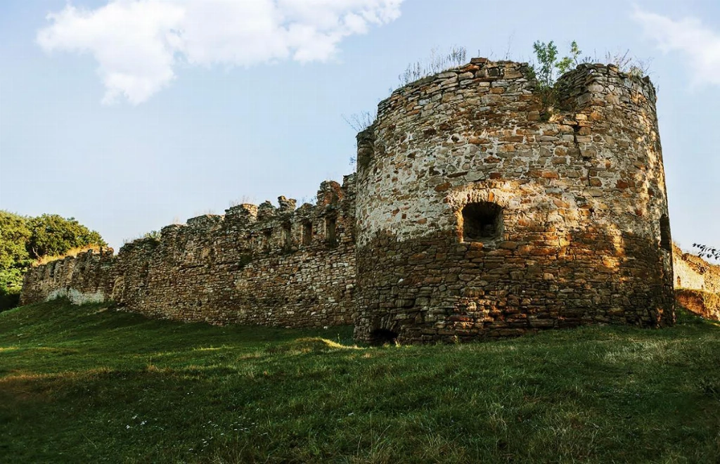 Замок в Микулинцях Замок в Микулинцях