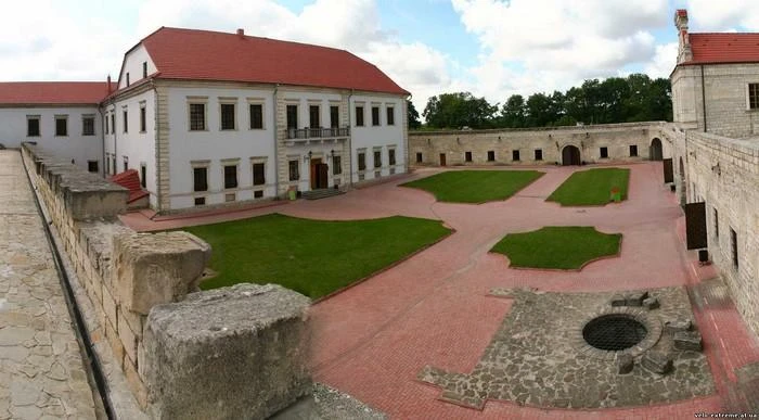 Куди поїхати на вихідні: вісім замків Тернопільщини, які можна відвідати за день